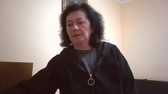 GypsiQueen2 online show from April 21, 2026, 6:23 pm