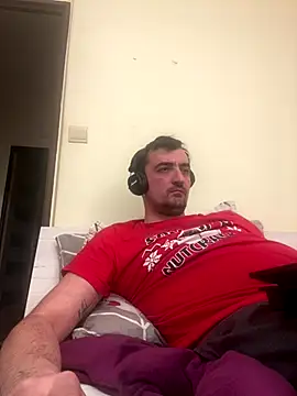 Fireflyerrr online show from November 26, 2025, 6:42 pm