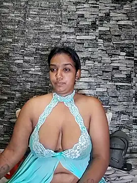 Xindias fantasyX online show from December 19, 2025, 5:53 pm