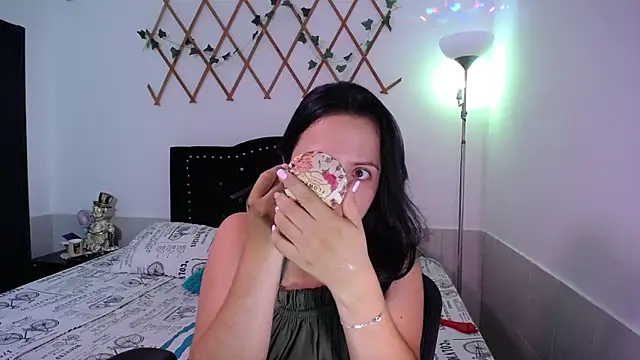 naughty girl 4u online show from November 10, 2025, 8:08 pm