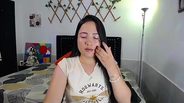 naughty girl 4u online show from March 28, 2026, 8:08 pm