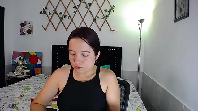 Snapshot of naughty_girl_4u chatting on June 17, 2026, 9:38 pm naughty girl 4u online show from June 17, 2026, 9:38 pm