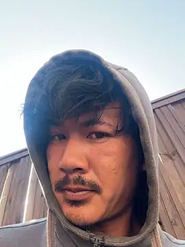 juniiorre online show from October 16, 2025, 9:32 am