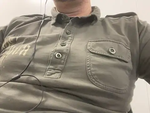 Snapshot of _MrPrecum_ chatting on February 5, 2026, 2:05 am MrPrecum online show from February 5, 2026, 2:05 am