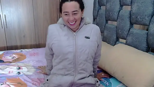 sara hott 1 online show from February 11, 2025, 12:48 pm