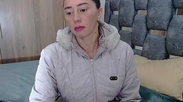 sara hott 1 online show from February 20, 2025, 6:57 pm