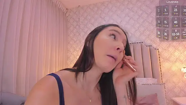 Pia Johnson  online show from September 20, 2025, 11:33 am