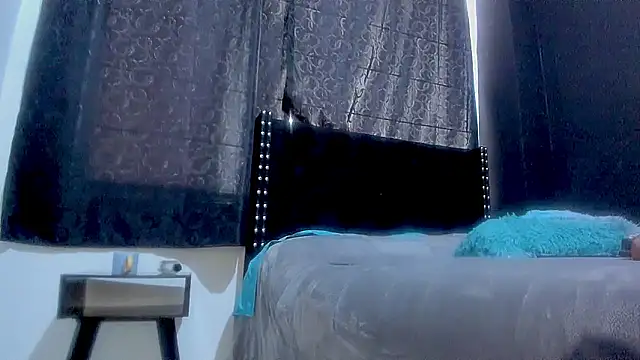 amareto queen online show from October 4, 2025, 7:34 pm