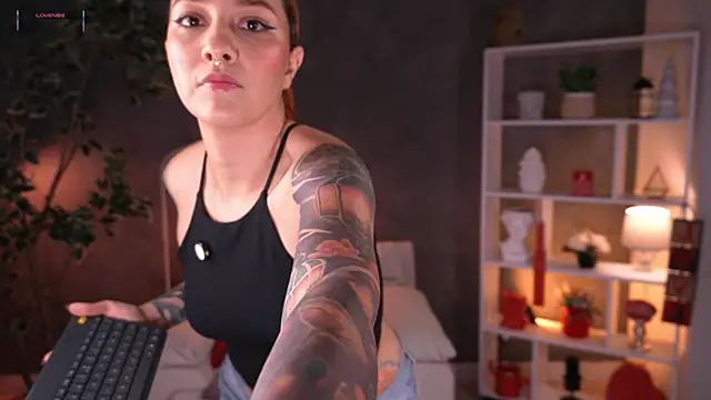 RedJasmine  online show from March 27, 2026, 8:52 pm