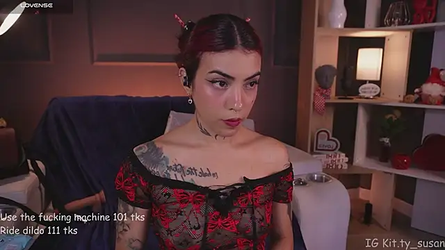 kitty pruu online show from March 31, 2026, 10:43 pm