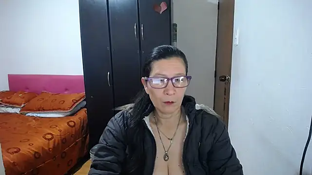Snapshot of latin49 chatting on July 1, 2026, 5:09 am latin49 online show from July 1, 2026, 5:09 am