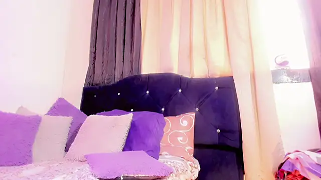 lesly xx online show from April 20, 2026, 7:26 pm