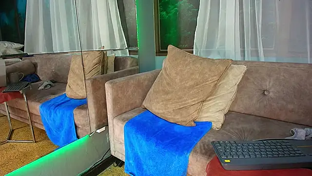 JONAS SMITH  online show from March 17, 2025, 6:11 pm