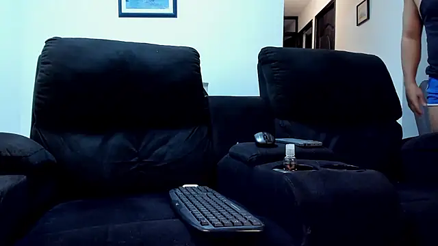 dylanstrong  online show from September 12, 2025, 11:15 pm