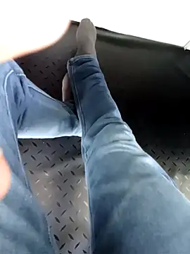 robinsan1010 online show from March 7, 2025, 9:51 am