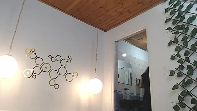 adriscute online show from March 20, 2025, 2:08 am