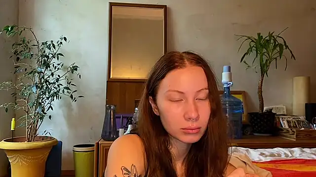 elfess online show from September 26, 2025, 7:45 am