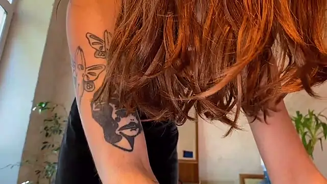 elfess online show from September 29, 2025, 9:14 am