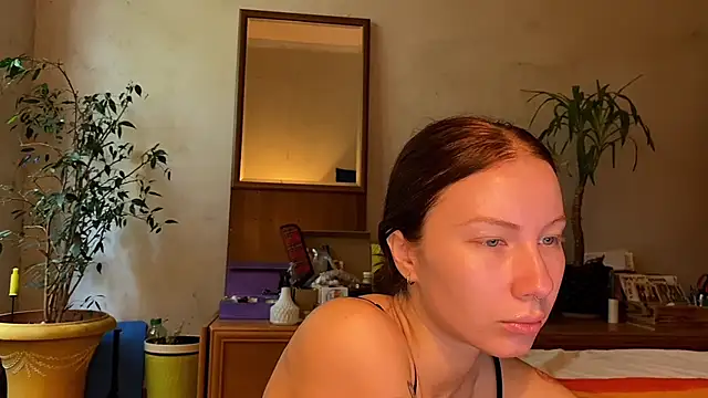 elfess online show from October 6, 2025, 6:55 am