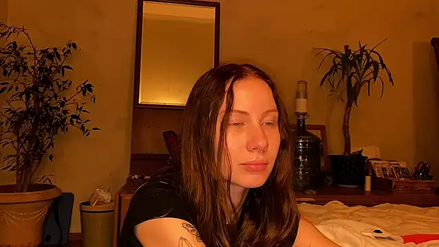 elfess online show from October 7, 2025, 7:33 pm