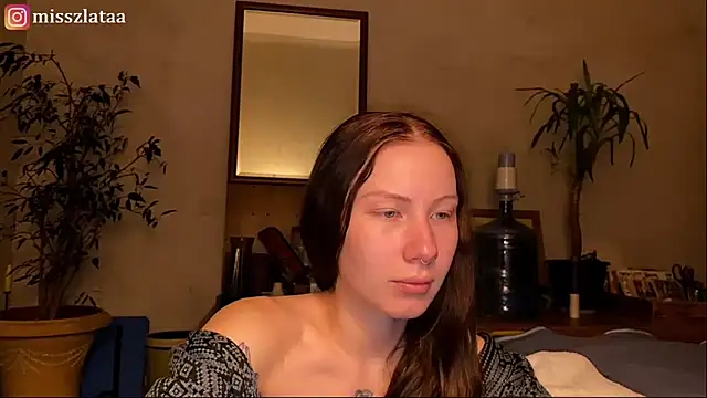 elfess online show from November 18, 2025, 6:34 pm