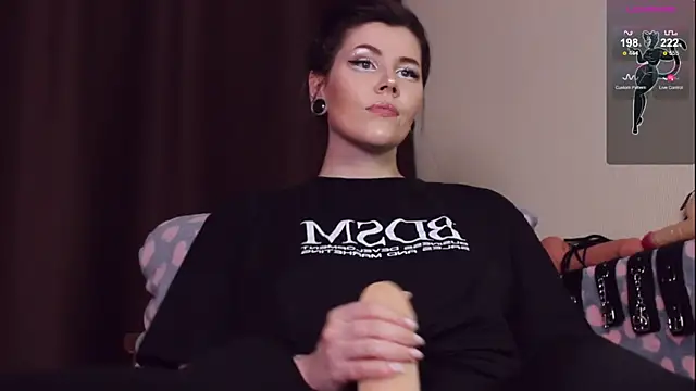 Luna Blake online show from February 9, 2025, 7:09 pm