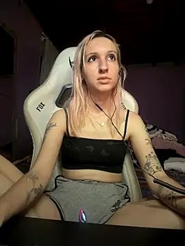 bunnydark00 online show from October 17, 2025, 3:10 am