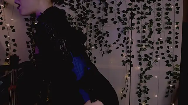 risha laas online show from October 10, 2025, 8:30 pm