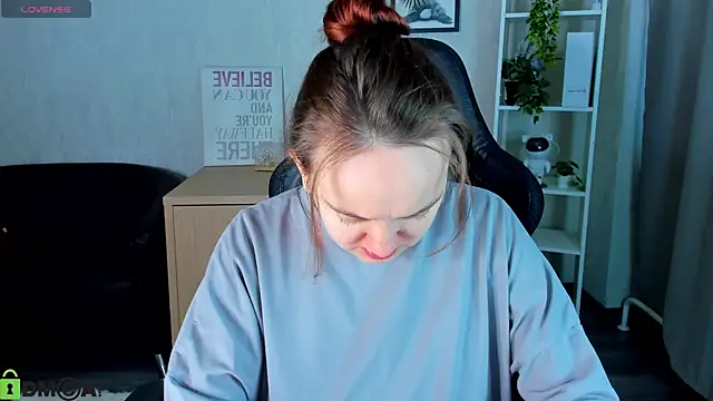 Fera1 Berry online show from April 22, 2026, 12:57 am