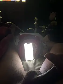 Snapshot of sukisnpaii chatting on March 26, 2026, 12:11 pm sukisnpaii online show from March 26, 2026, 12:11 pm