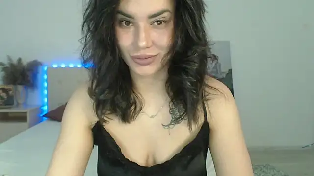 RoxannePure online show from April 1, 2026, 4:02 am