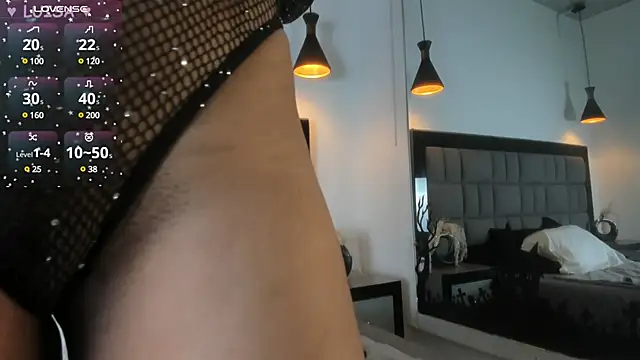 Naughty  Mom online show from January 16, 2025, 1:58 pm