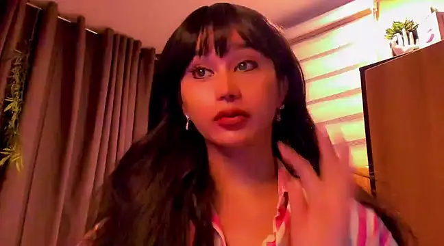 YOURCRISTINAS online show from February 5, 2025, 3:52 pm