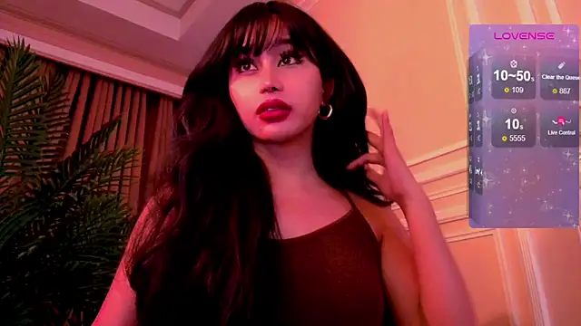 YOURCRISTINAS online show from April 26, 2026, 6:16 pm