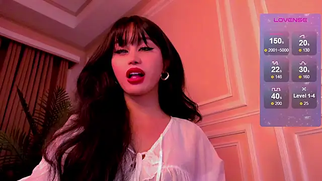 YOURCRISTINAS online show from April 27, 2026, 10:13 am