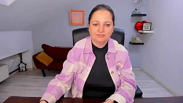 LollaGirl online show from March 19, 2026, 4:16 am