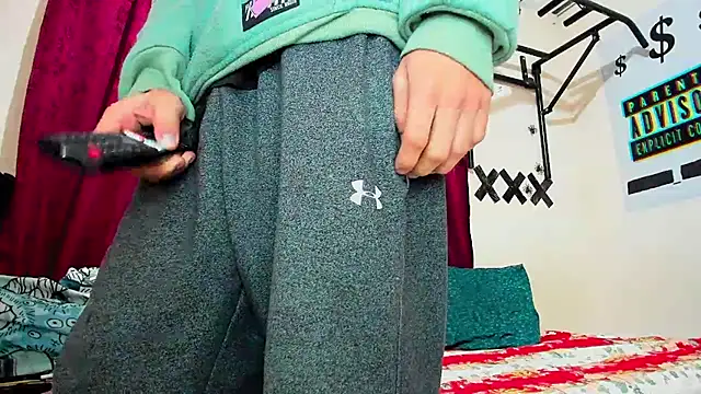 davidlatin66 online show from October 6, 2025, 4:21 am