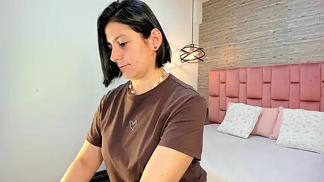 SarahDeyvis online show from January 21, 2025, 2:15 pm