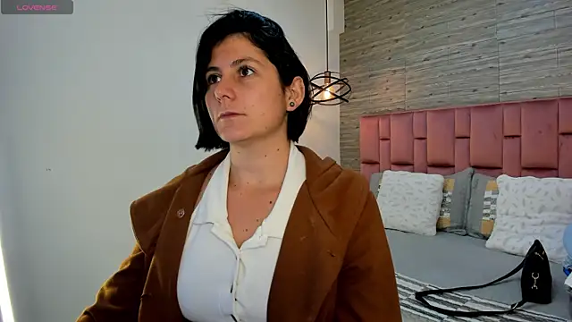 SarahDeyvis online show from January 27, 2025, 1:09 pm