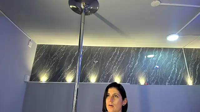 SarahDeyvis online show from February 4, 2025, 8:06 pm