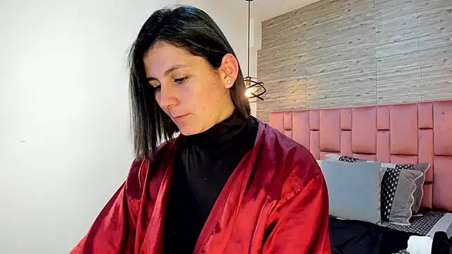 SarahDeyvis online show from March 6, 2025, 6:05 pm