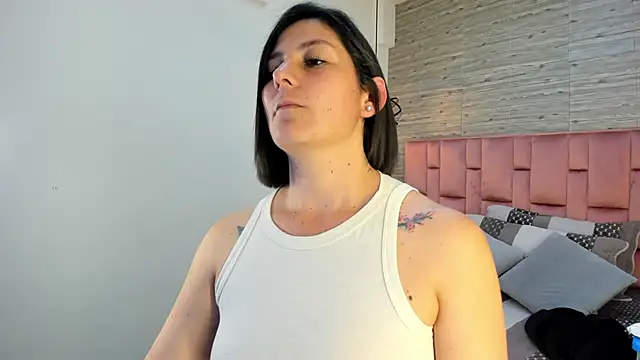 SarahDeyvis online show from March 8, 2025, 8:35 pm