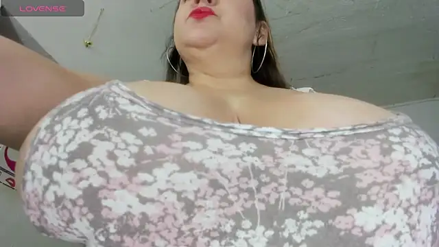 Snapshot of susy_bigboobs chatting on April 16, 2026, 8:48 am susy bigboobs online show from April 16, 2026, 8:48 am