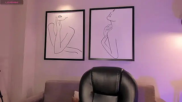 EveBensonX online show from November 25, 2025, 12:16 pm