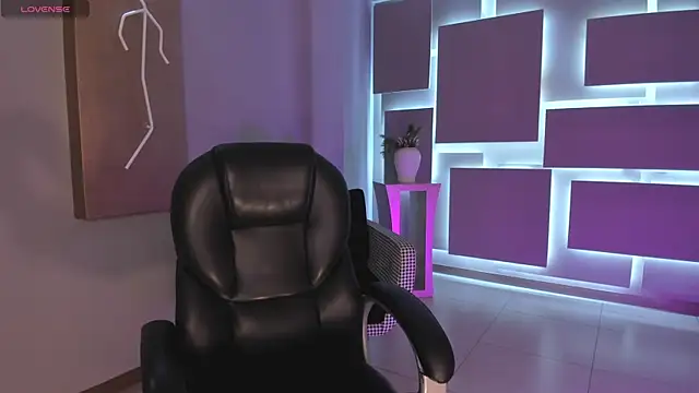 EveBensonX online show from December 20, 2025, 12:56 pm