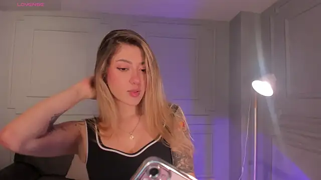 EveBensonX online show from March 9, 2026, 6:56 pm