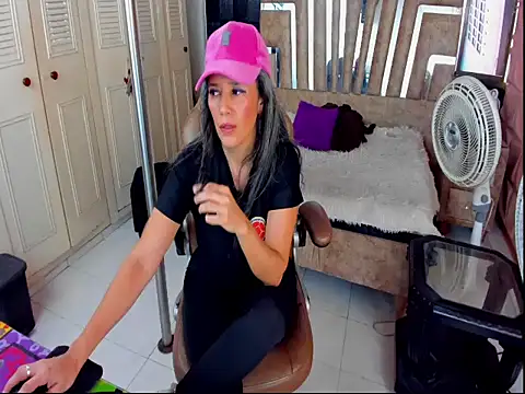 Snapshot of cute_sassy chatting on September 9, 2025, 4:39 pm cute sassy online show from September 9, 2025, 4:39 pm