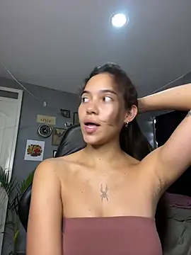 Sallye  online show from April 10, 2026, 8:02 pm