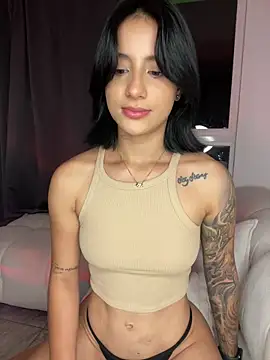 Snapshot of Ale_Lewis chatting on February 14, 2025, 11:53 pm Ale Lewis online show from February 14, 2025, 11:53 pm