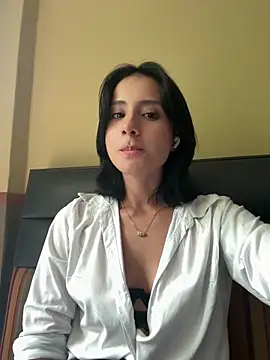 Snapshot of Ale_Lewis chatting on February 15, 2025, 9:15 pm Ale Lewis online show from February 15, 2025, 9:15 pm